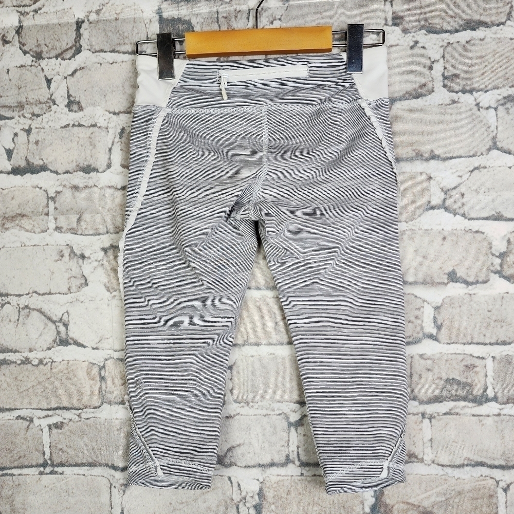 Lululemon Run Fast and Free Ruffle Crop  Wee Are From Space White Combo Size 4 - Picture 3 of 14